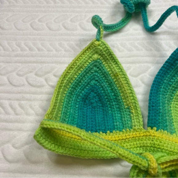 ❄️ Handmade Womans Crochet Bikini Top - Picture 7 of 10